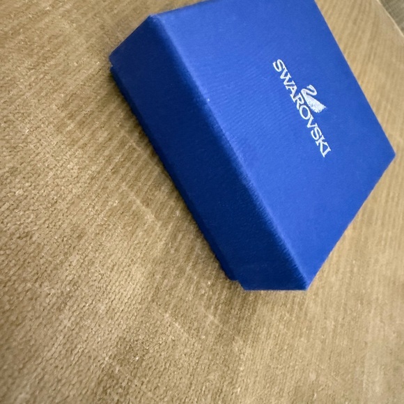 Swarovski Art Deco style Silver and Crystal Dangle Earrings, new with box - Picture 8 of 8